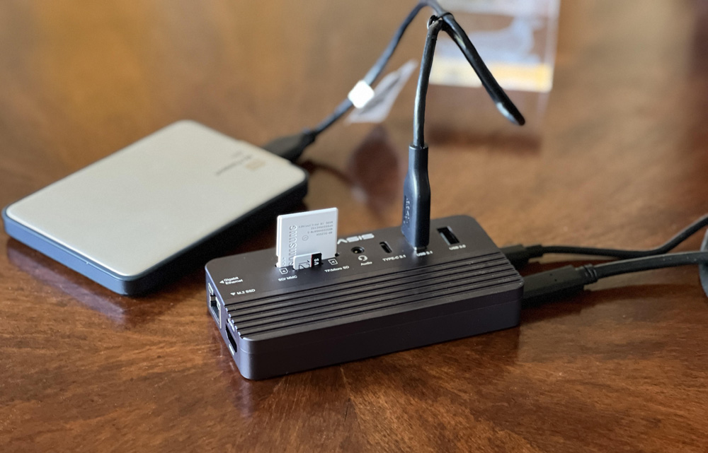 Acasis USB-C Hub with SSD Enclosure Review 