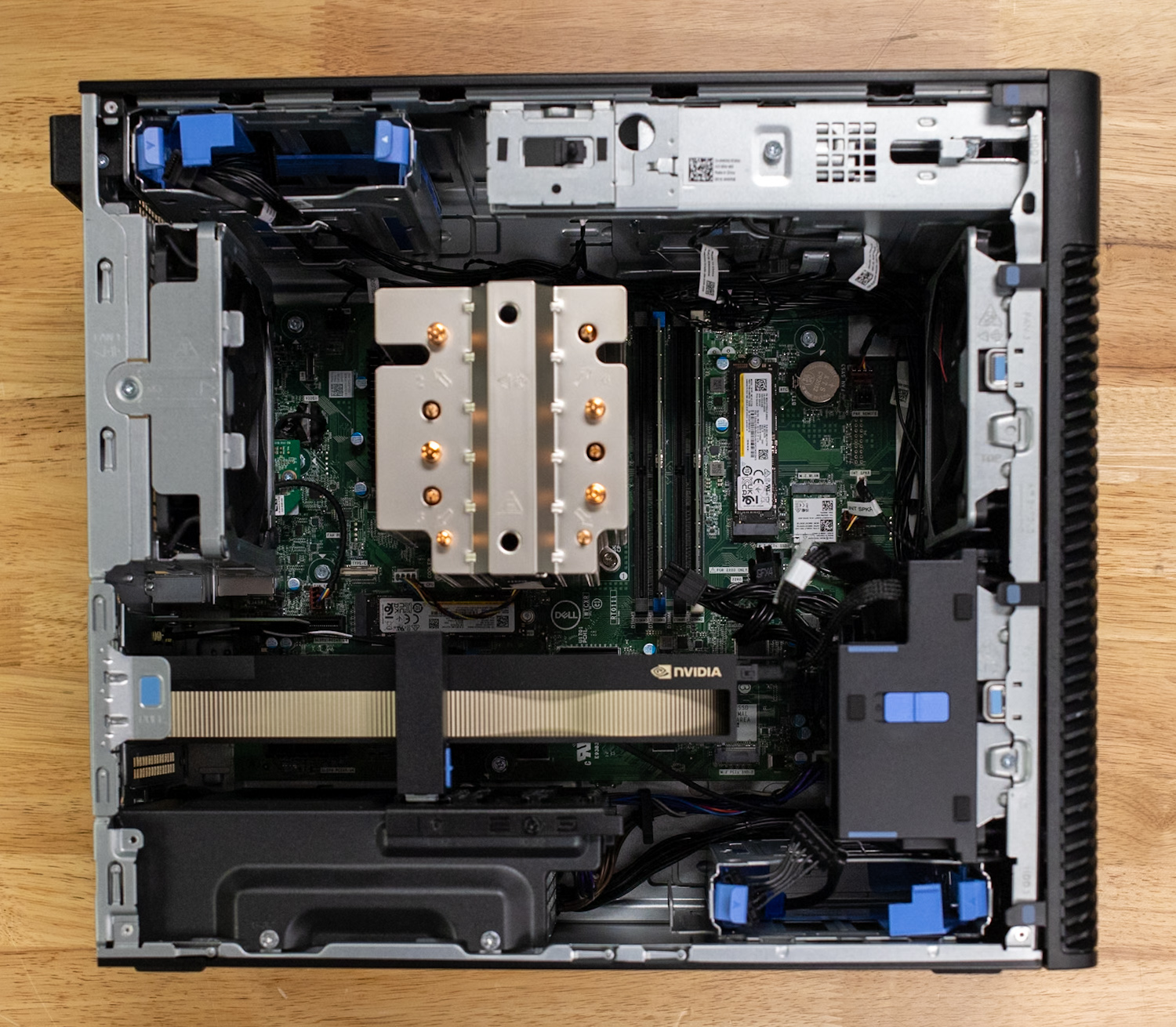Composants internes du Dell Precision 3680