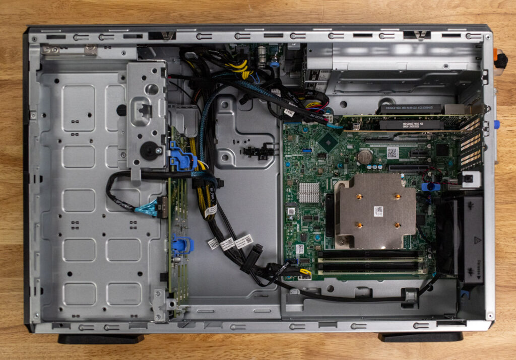 Dell PowerEdge T360 interior