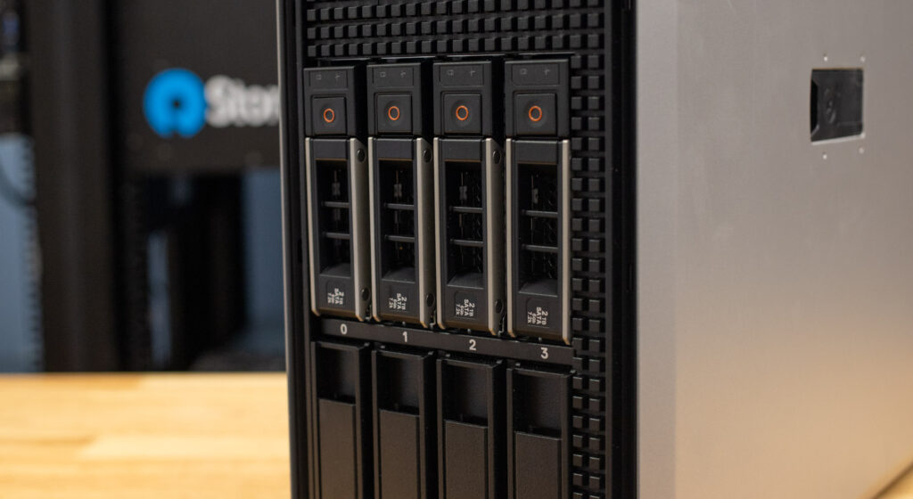 Bahías de unidades Dell PowerEdge T360