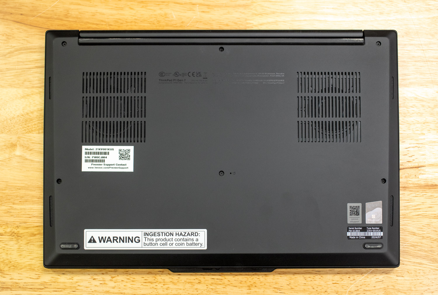 Lenovo ThinkPad P1 Gen 7 - Bottom Panel