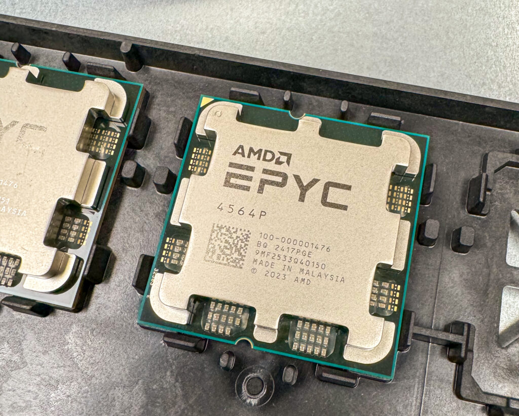 MiTAC TYAN HG68-B8016 amd epyc 4564P