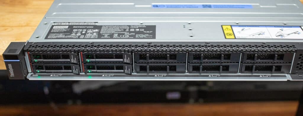 Lenovo ThinkSystem SR630 V4 Front Storage