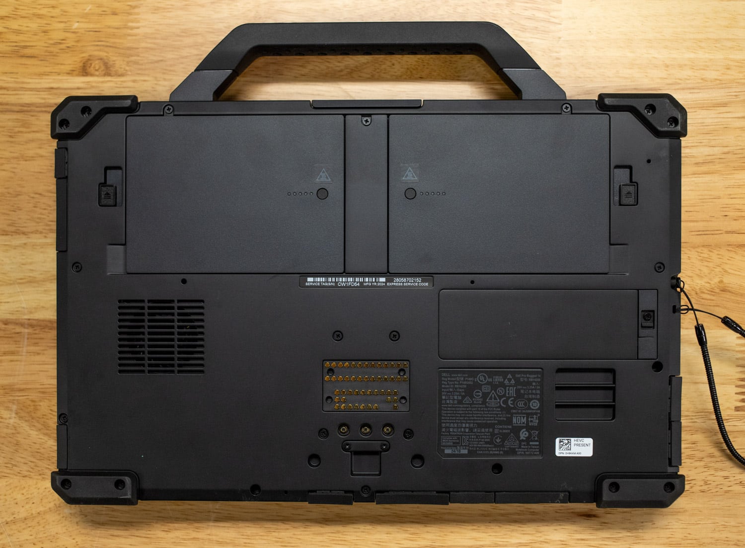 Dell Pro Rugged 14 Bottom