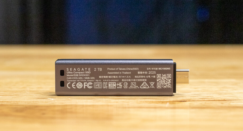 Seagate Ultra Compact SSD dưới cùng